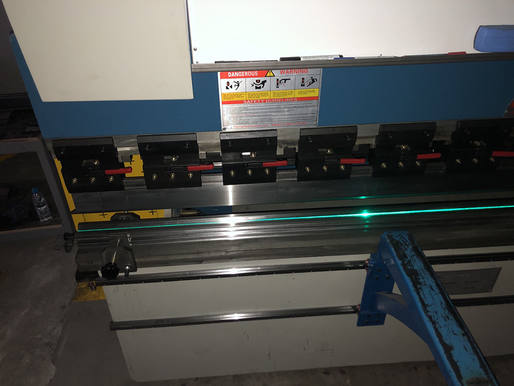 laser-line-metal-steel laser-line-metal-steel